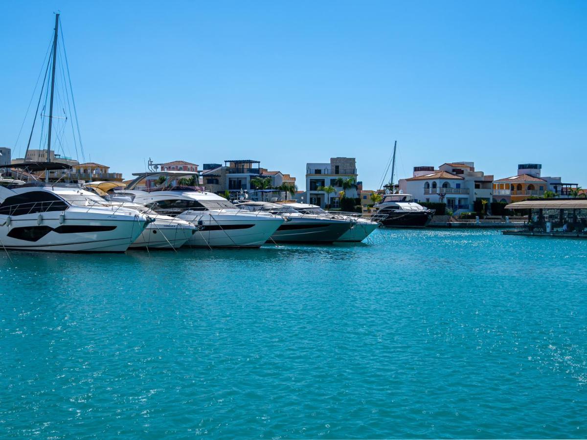 Sanders Elgio Limassol Luaran gambar