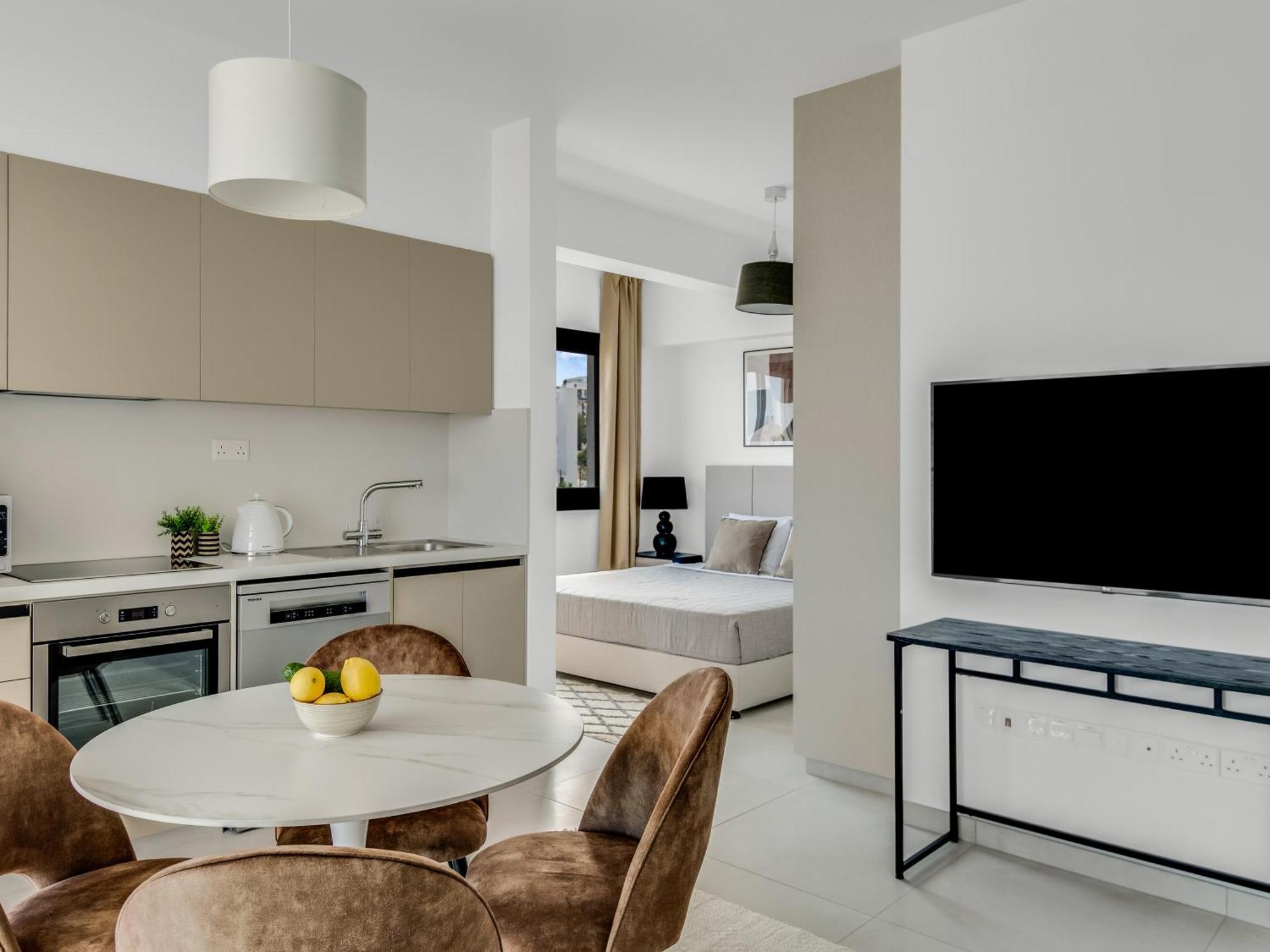 Sanders Elgio Limassol Luaran gambar