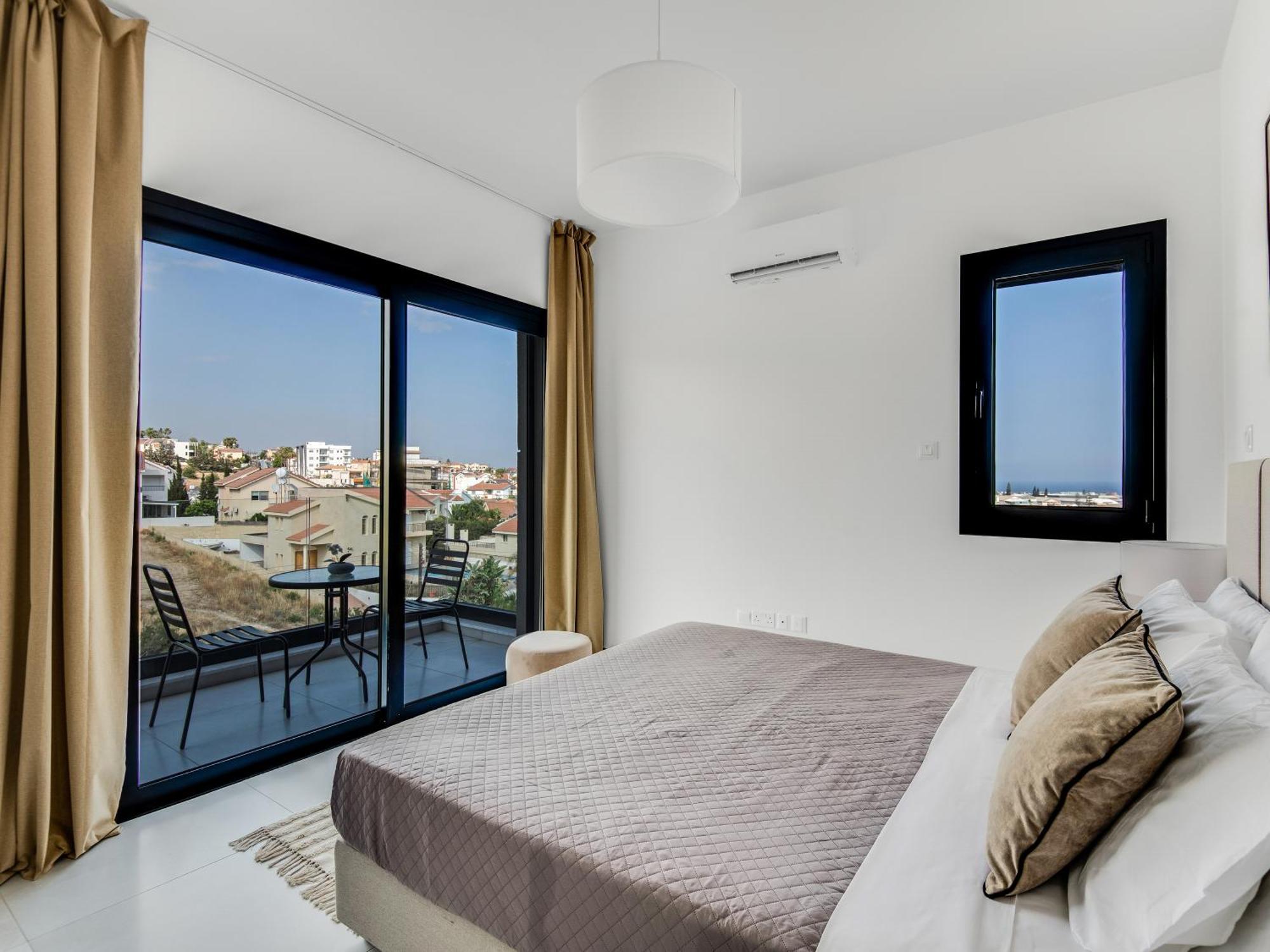 Sanders Elgio Limassol Bilik gambar